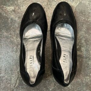 Amalfi by Rangoni size 7M patent leather heels